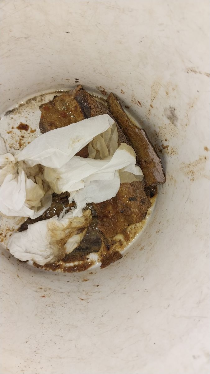 가양동 떼어낸 오수 배관 안쪽 찌꺼기